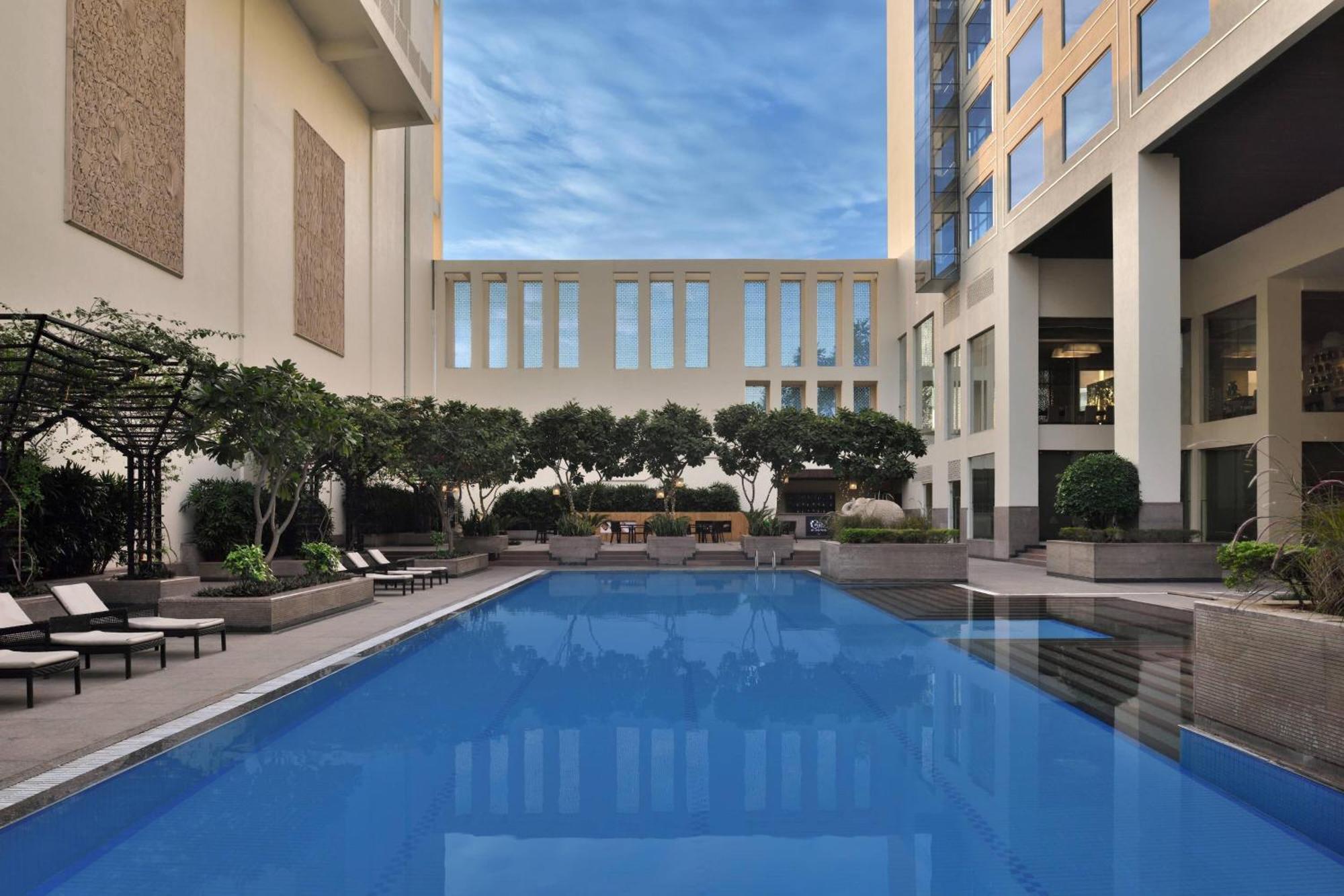 โรงแรมไจพุร์ แมริออท ชัยปุระ ภายนอก รูปภาพ The pool at the hotel