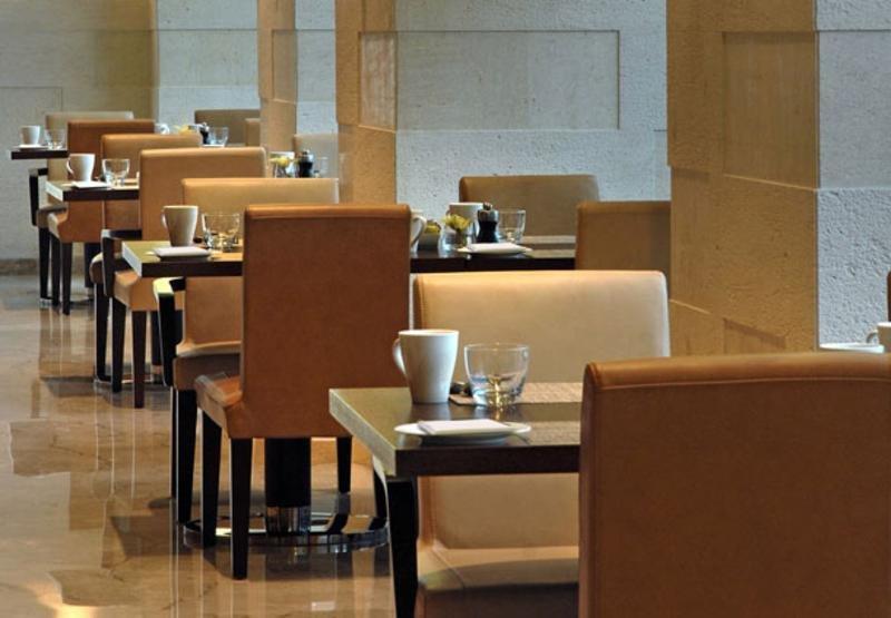 โรงแรมไจพุร์ แมริออท ชัยปุระ ภายนอก รูปภาพ The interior of the lounge